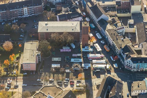 Aerial view, catholic church St. Clemens, big market, market stalls, Sterkrade Mitte, Oberhausen,