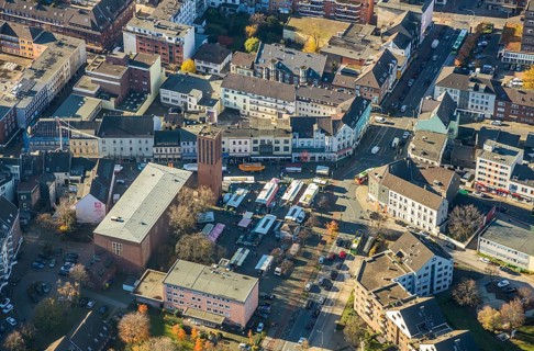Aerial view, catholic church St. Clemens, Grosser Markt, market stalls, Sterkrade Mitte,