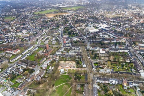 Aerial view, new building, municipal. Kindergarten Am Uhlandpark, Uhlandpark, catholic church St.