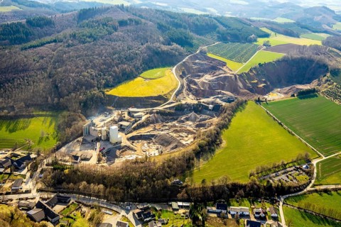 Aerial photo, AMA Westefeld, Deutsche Asphalt GmbH, quarry, Westenfeld, Sundern, Sauerland, North