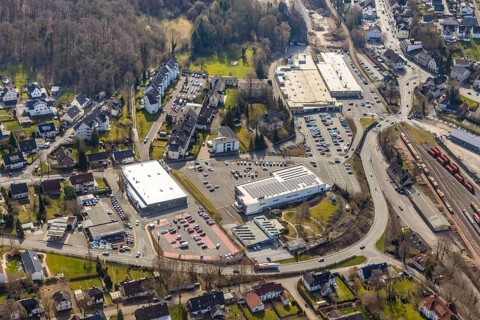 Aerial view, shopping centre, Aldi. Lidl, Edeka, Alte Kreisstraße, Warstein, North