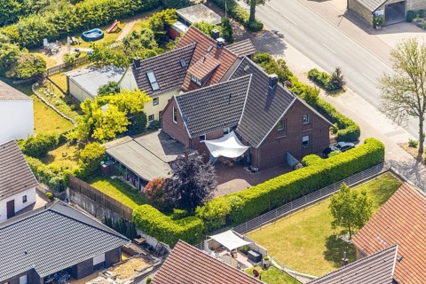 Aerial view, residential building at Westönner Straße 21, Westönnen, Werl, Soester Börde, North