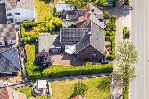 Aerial view, residential building at Westönner Straße 21, Westönnen, Werl, Soester Börde, North