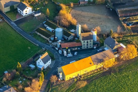 Aerial view, farm, Mühlenstraße, riding centre, Werl, North Rhine-Westphalia, Germany