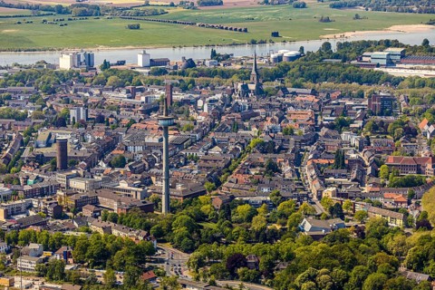 Aerial view, TV tower Wesel Langer Heinrich, protestant church Willibrordi-Dom, river Rhine, old