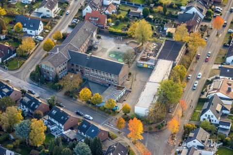 Aerial view, Städt. Grundschule am Oemberg, Saarn - West, Mülheim an der Ruhr, Ruhr area, North