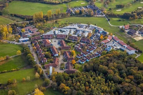 Aerial view, senior citizens' centre Das Dorf - Wohnen im Alter, Saarn - Süd, Mülheim an der Ruhr,