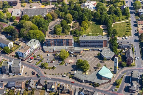 Aerial view, Feldmark market square, Friedenskirche Protestant church, Wesel, Ruhr area, Lower