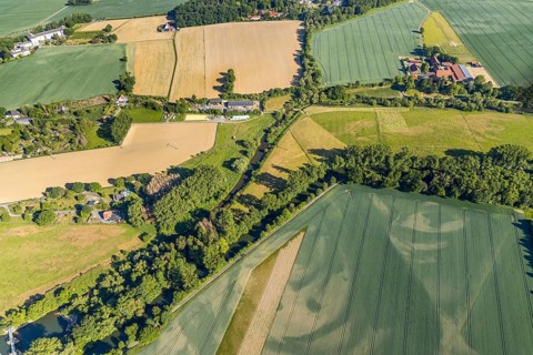 Aerial view, river Ruhr, Obergraben, Gut Beringhof horse boarding house, Wickede (Ruhr), North