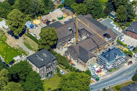 Aerial view, construction site for 30 lofts, former Scharfen machine factory, Scharfen Villa, Villa