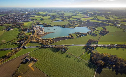 Aerial view, Krefelder Straße quarry pond, meadows and fields, Neukirchen, Neukirchen-Vluyn, Ruhr