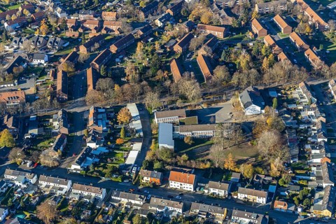 Aerial photo, Friedensreich Hundertwasser School, Neukirchen, Neukirchen-Vluyn, Ruhr area, North