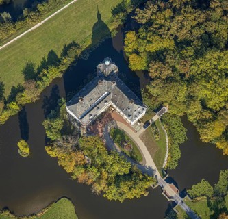 Aerial view, moated castle Hovestadt, baroque garden, Hovestadt, Lippetal, district Soest, North