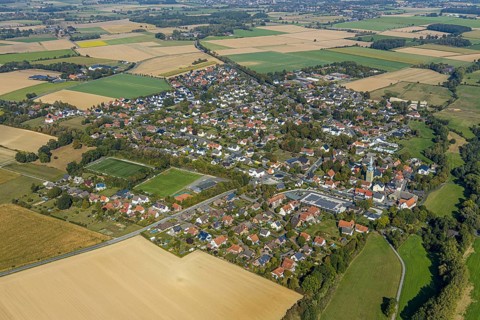Aerial view, local view, St. Stephanus Church, Oestinghausen, Lippetal, Soest district, North