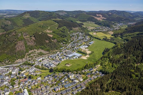 Aerial view, Sauerlandhalle, Garten-Center Kremer, Altenhundem, Lennestadt, Sauerland, North