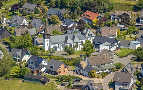 Aerial view, Church of St. Peter and Paul, Halberbracht, Lennestadt, Sauerland, North