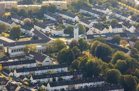 Aerial view, Mercklinghausstraße terraced housing estate, Liebigstraße, Catholic Church St. Pius,