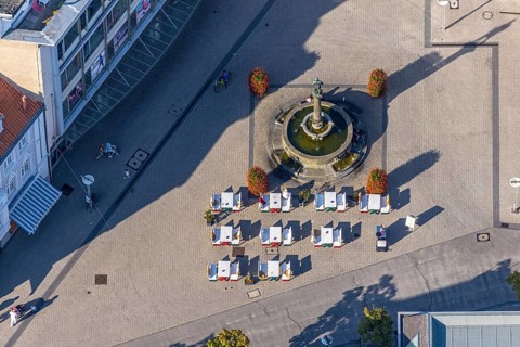 Aerial view, Bernhardbrunnen with memorial, Lippstadt, Kreis Soest, North Rhine-Westphalia,