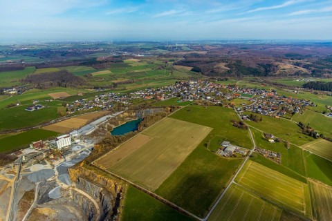 Aerial photograph, WESTKALK GmbH & Co. KG, Kallenhardt quarry, Suttrop, Kallenhardt, Rüthen,