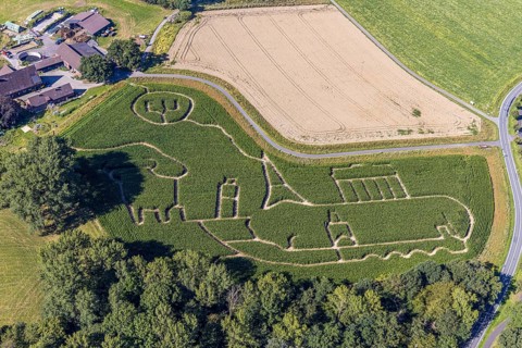 Aerial photo of Baür Lünemann's corn maze in Selm Cappenberg. This year's theme is Europe. Selm,