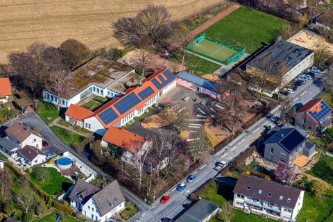 Aerial view, Hellweg primary school, Ampen, Soest, Soester Börde, North Rhine-Westphalia, Germany,