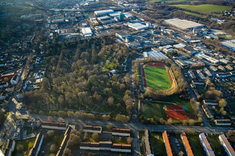 Aerial view, sports ground of the Linderhausen football club, Jesinghauser Straße, Oehde cemetery,