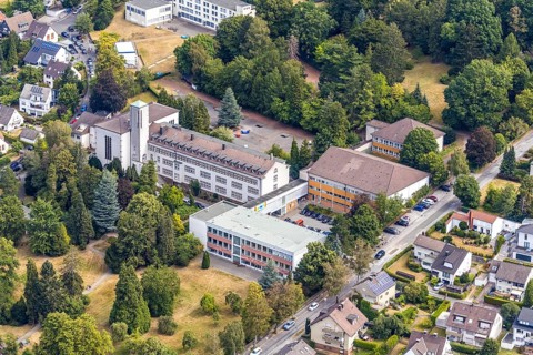 Aerial view, Walburgisgymnasium und Walburgisrealschule, Menden, Sauerland, Märkischer Kreis, North