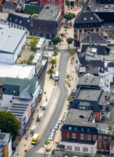 Aerial view, pedestrian zone, stelae at the site of old city gates, Unnaer Straße, corner Westwall