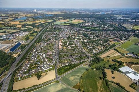 Aerial view, motorway A42, overview Repelen Rheinkamp, Mörs, Ruhr area, North Rhine-Westphalia,