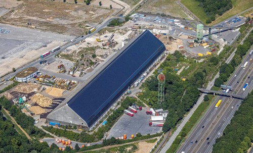 Aerial view, motorway A42, Am Pattberg, old water tower Pattberg colliery, Gedbäude mit solar roof,