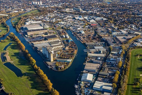 Aerial view, Rhine-Ruhr harbour Mülheim, shipping canal, Am Nordhafen, Rheinstraße, Speldorf,