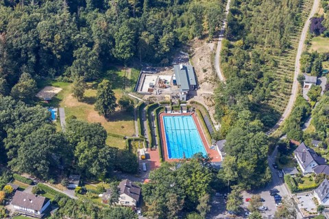 Aerial photo, outdoor pool, Bürgerbad Leitmecke, pandemic fear, distance rule, corona virus,