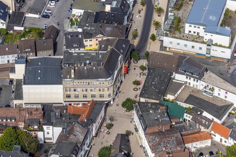 Aerial view, pedestrian zone, Hauptstraße, corner Westwall Nordwall, steles at the site of old city