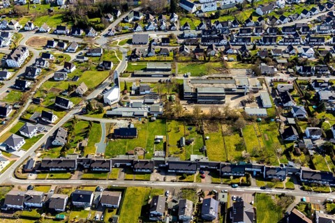 Aerial view, Mariengrundschule, Evang. Johannes-Kindergarten, former Johanneskirche, Meschede,