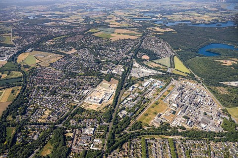 Aerial view, Rheinpreussen slagheap, forest lake, overview Utfort, Rheinberger Straße, Mörs, Ruhr