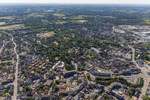 Aerial view, Mörs centre, castle park, Mörs, Ruhr area, North Rhine-Westphalia, Germany, DE,