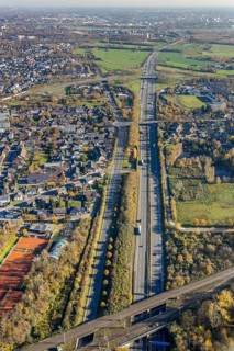 Aerial view, tree avenue, motorway A40, tennis facility TC Asberg, Am Sportpark, Moers-Asberg,