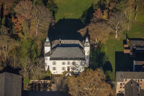 Aerial view, Lauersfort Castle, Kapellen-Holderberg, Mörs, Ruhr area, North Rhine-Westphalia,