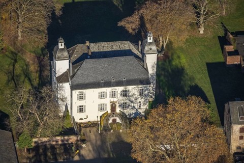 Aerial view, Lauersfort Castle, Kapellen-Holderberg, Mörs, Ruhr area, North Rhine-Westphalia,