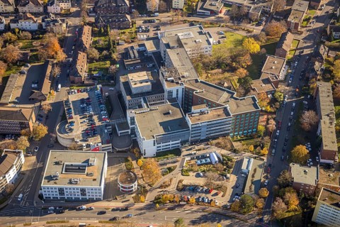 Aerial view, St. Josef Krankenhaus, Asberger Straße, Mörs, Ruhr area, North Rhine-Westphalia,