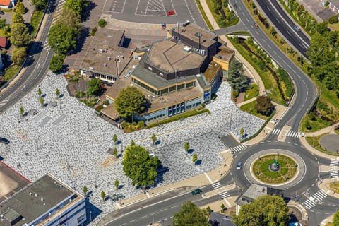 Aerial view, town hall, Otto-Fuchs-Platz, Meinerzhagen, Märkischer Kreis, Sauerland, North