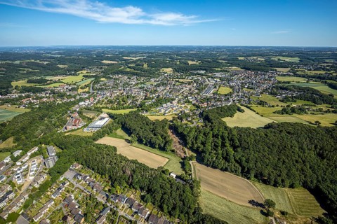Aerial view, local view Niedersprockhövel, new residential area Steinegge, Riepelsiepen, former