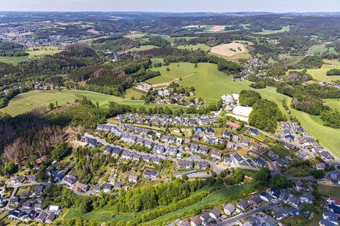 Aerial view, residential area Sankt-Cyr-Allee, Ländlicher Reit- und Fahrverein Meinerzhagen,