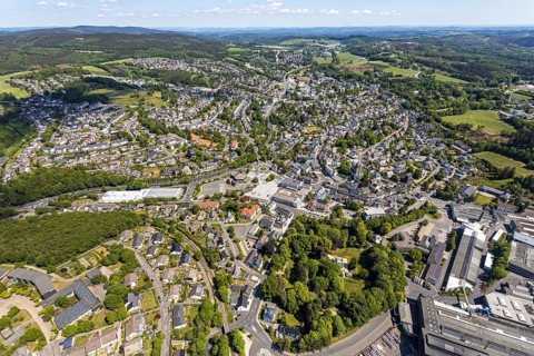 Aerial view, townscape, Volkspark, Meinerzhagen town hall, Wilhelm-Langemann-Haus nursing home,