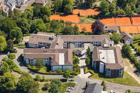 Aerial view, Wilhelm-Langemann-Haus nursing home, tennis facility Tennis-Club Grün-Weiß,