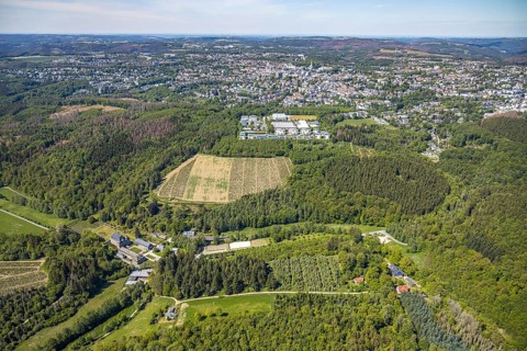 Aerial view, Neuenhof Castle, castle garden, Elspetal, Lüdenscheid, Märkischer Kreis, Sauerland,