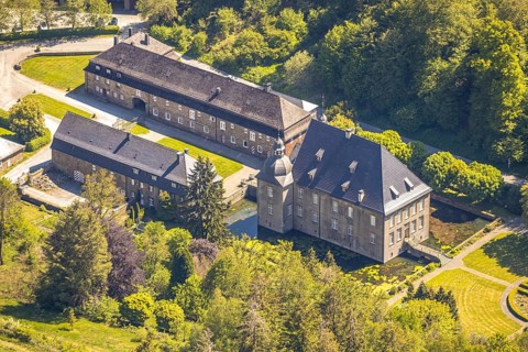 Aerial view, Neuenhof Castle, castle garden, Elspetal, Lüdenscheid, Märkischer Kreis, Sauerland,