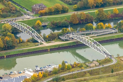 Aerial photo, thousands of spectators watched with great interest as the Gersteinwerk chimney was