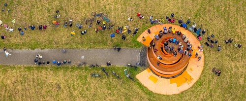 Aerial photo, thousands of spectators watched with great interest as the Gersteinwerk chimney was