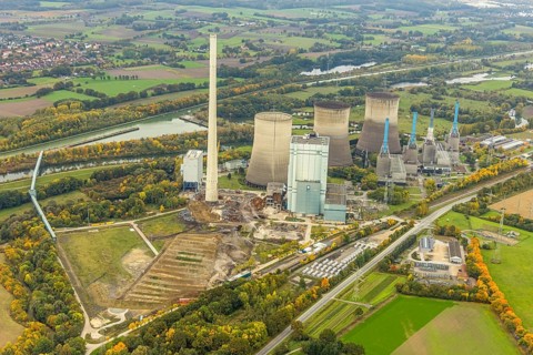 Aerial photo, thousands of spectators watched with great interest as the Gersteinwerk chimney was